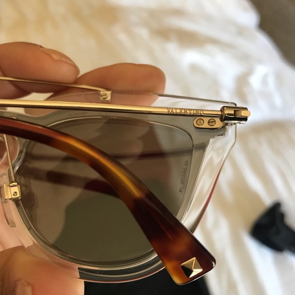 NWT Valentino clear acetate sunglasses w/silver HW - Picture 7 of 8